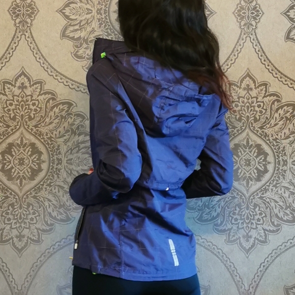 Sweaty Betty running jacket - Picture 2 of 10